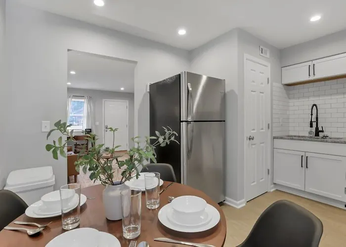 The Schumacher Place - New 2 Br Apartment *