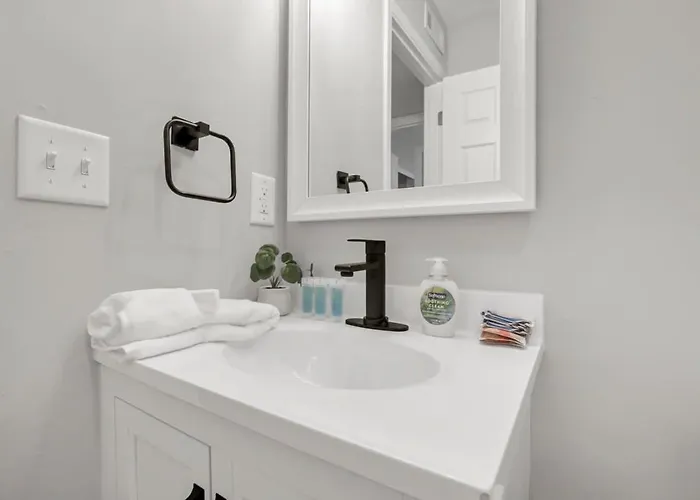 The Schumacher Place - New 2 Br Columbus