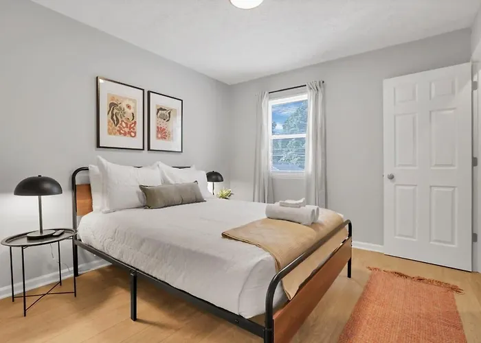 The Schumacher Place - New 2 Br *