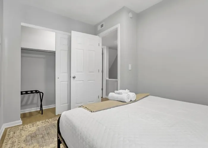 The Schumacher Place - New 2 Br * Columbus