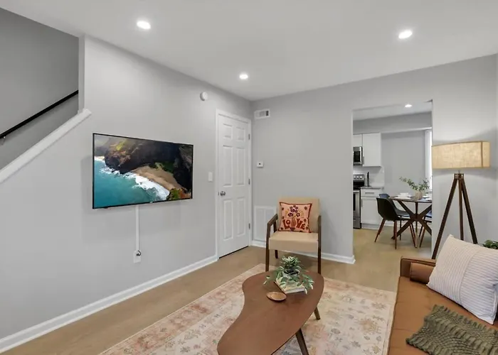 The Schumacher Place - New 2 Br Apartment