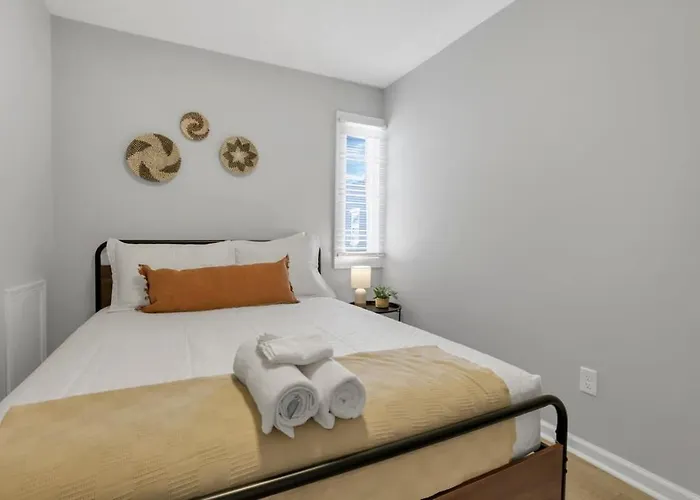 The Schumacher Place - New 2 Br *