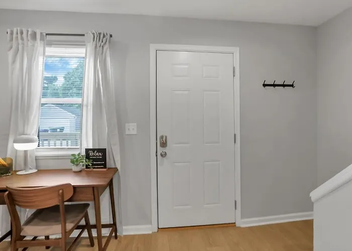 The Schumacher Place - New 2 Br Apartment *