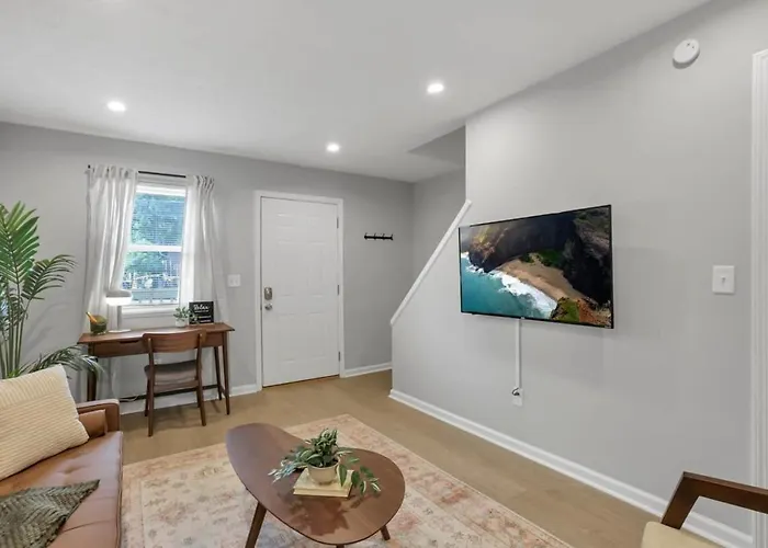 The Schumacher Place - New 2 Br Apartment *