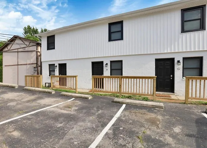 Apartment The Schumacher Place - New 2 Br