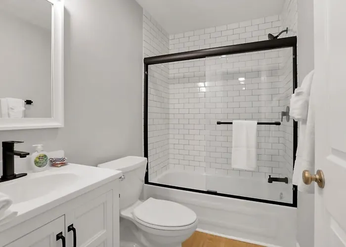 The Schumacher Place - New 2 Br *