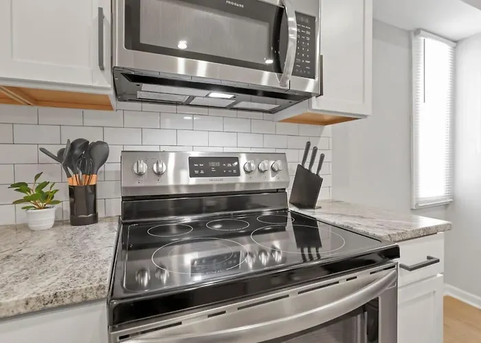 Apartment The Schumacher Place - New 2 Br *