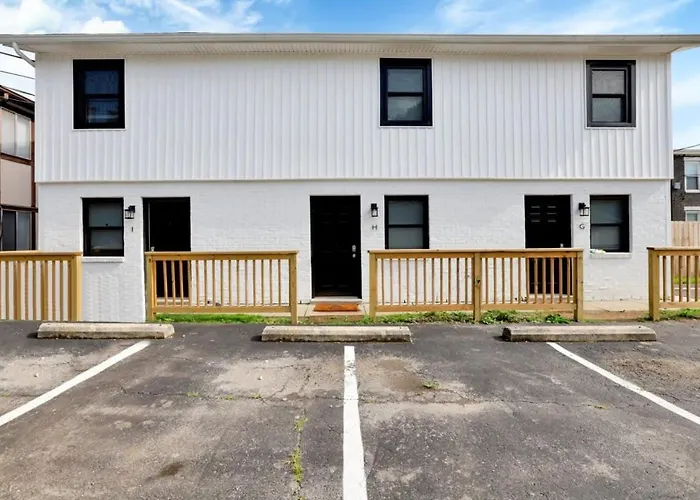 The Schumacher Place - New 2 Br Apartment